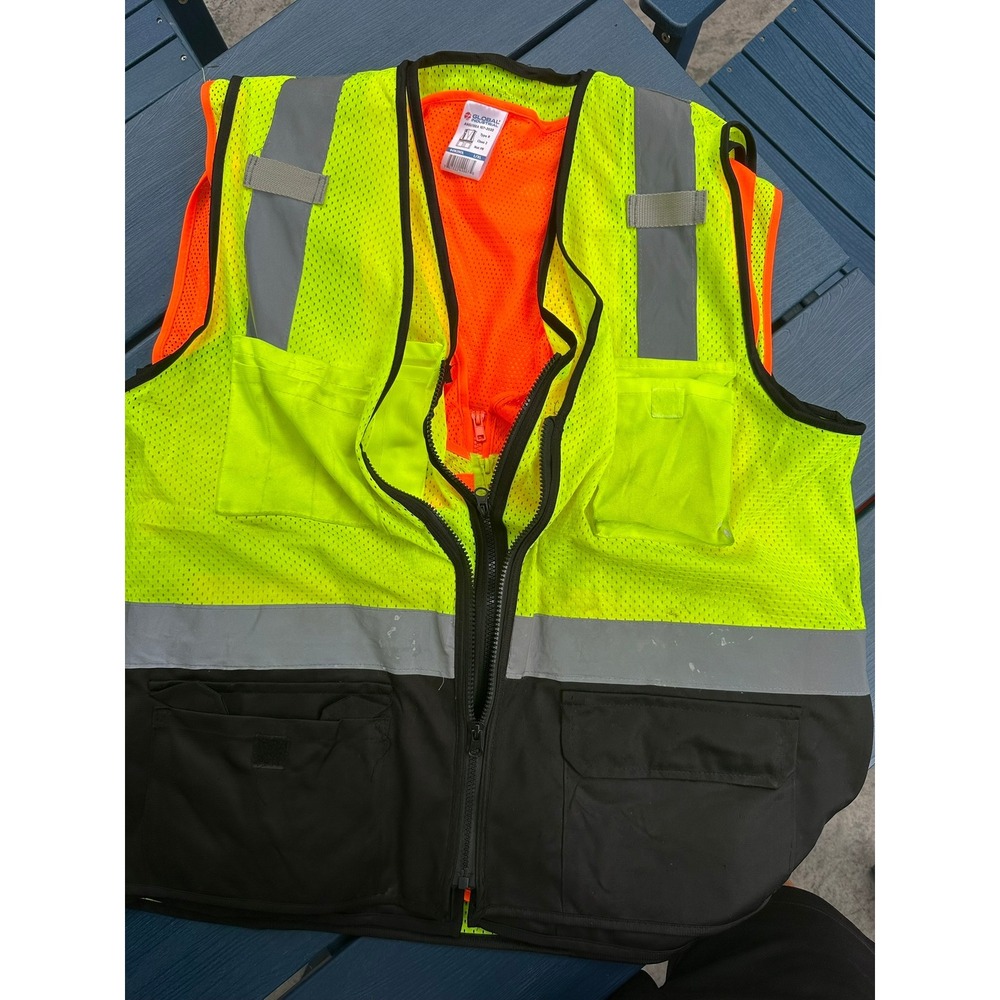 Lot of 4 NEW Global Industrial High Visibility Safety Vests ANSI Class 2 L/XL